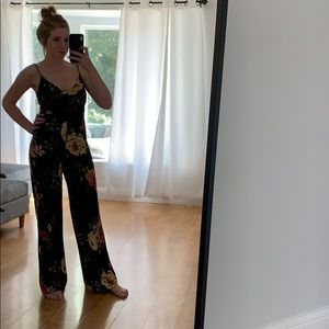 Floral stretch jumpsuit 🌺